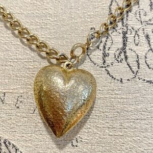 Vintage Etched Hammered Gold tone Puffy heart pendant necklace and 37” long